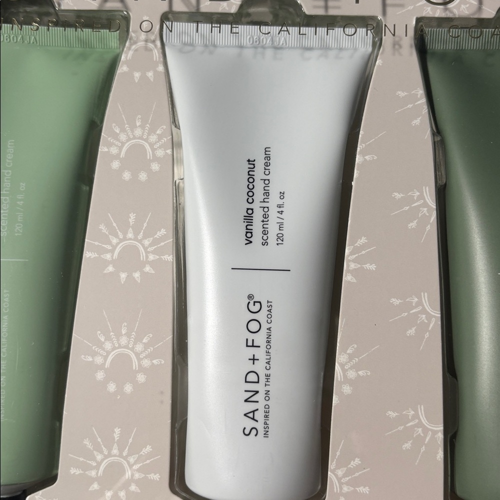 Sand + Fog Hand Cream Trio Set - Picture 4 of 6